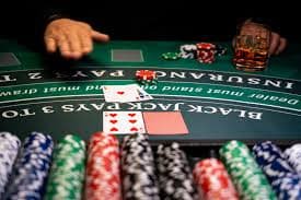 Live Colok Macau dealer conducting a draw at juara123 login studio